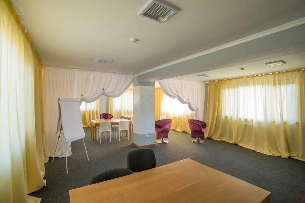 Алматы: Urban Luxe Hotel