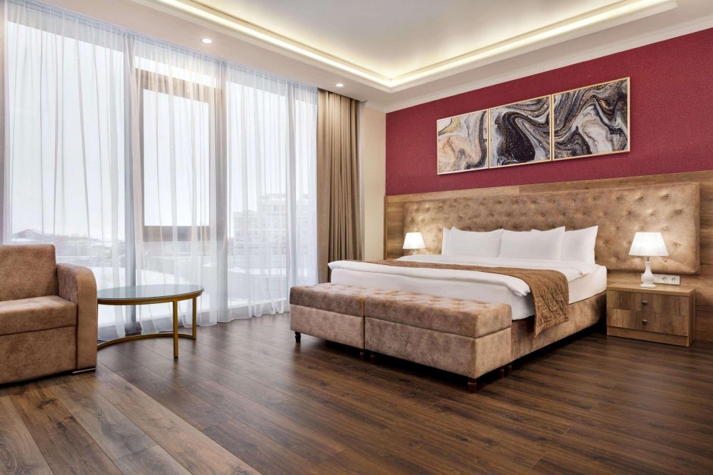 Шымкент: Отель Ramada by Wyndham Шымкент