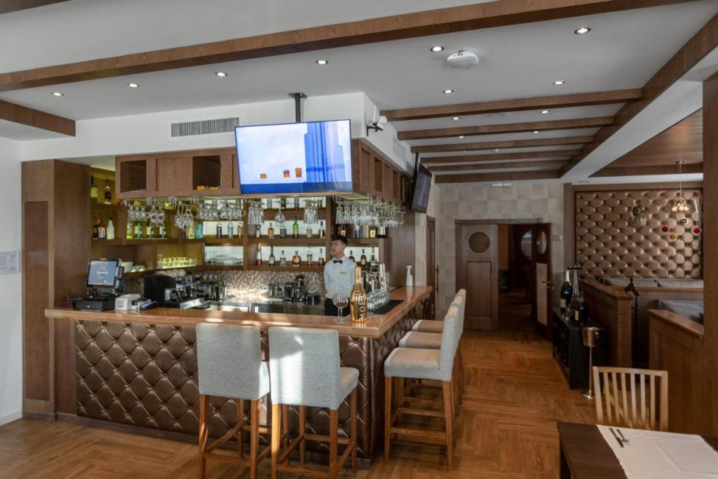 Астана: Отель Monaco