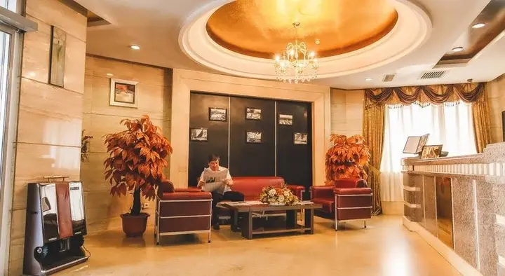 Алматы: Shera Hotel