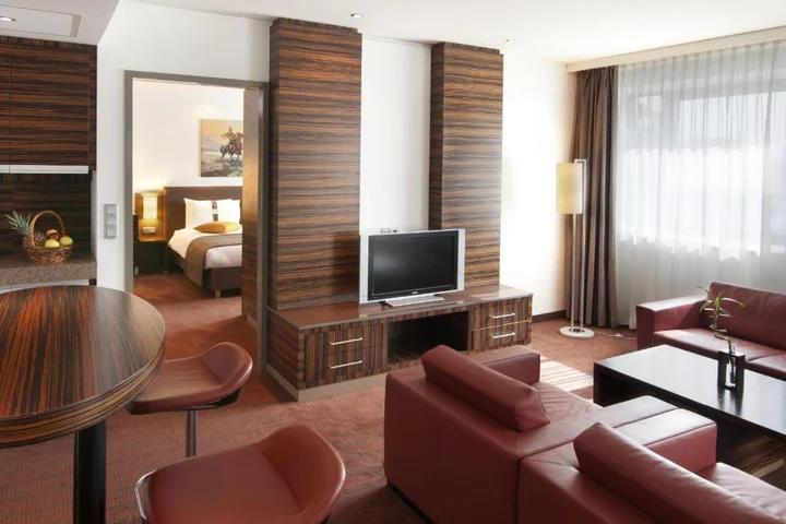 Алматы: Holiday Inn Almaty