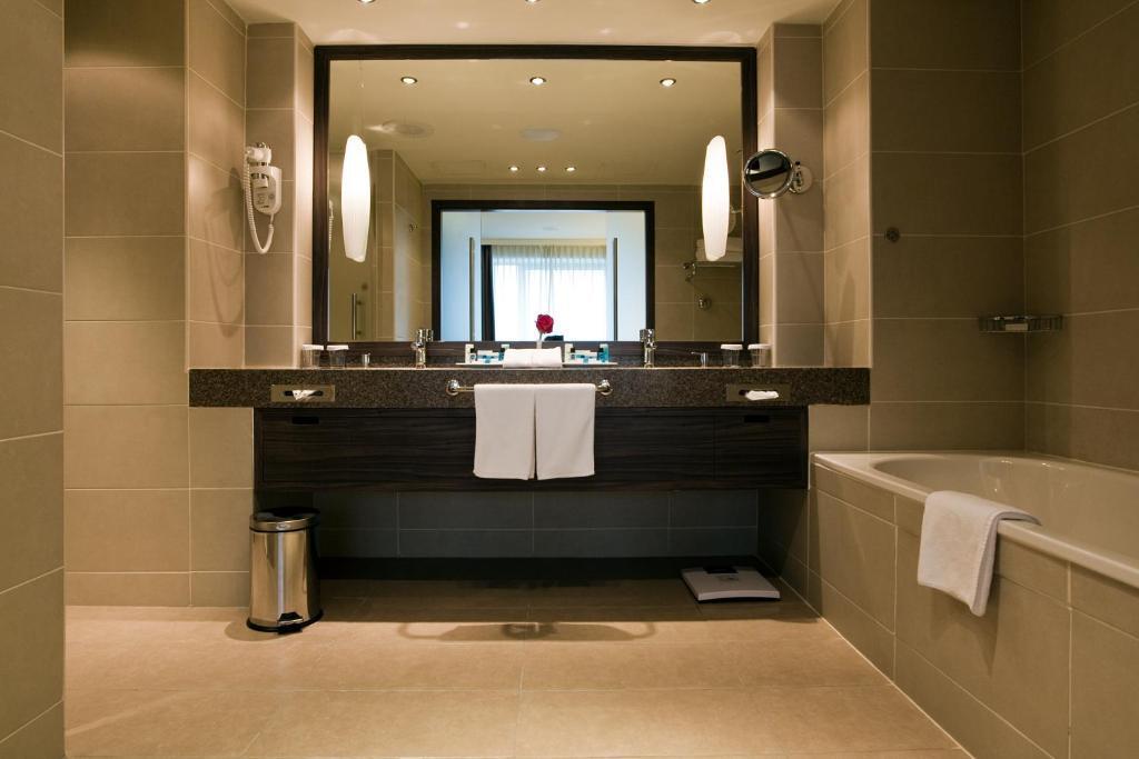 Алматы: Holiday Inn Almaty