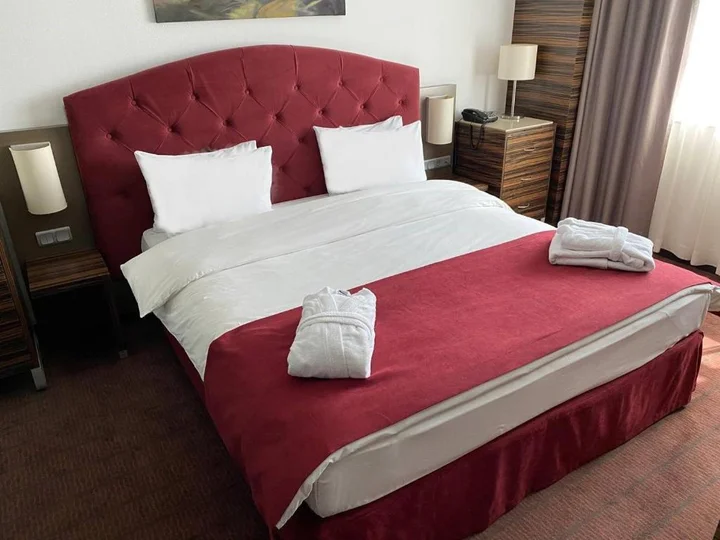 Алматы: Holiday Inn Almaty