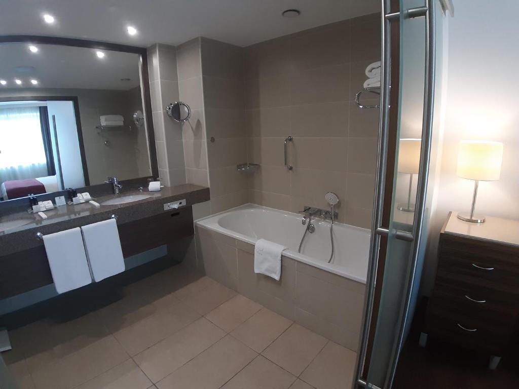 Алматы: Holiday Inn Almaty