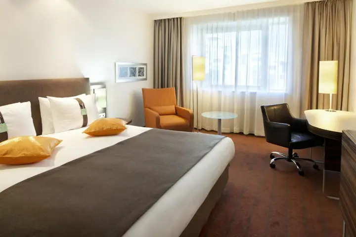 Алматы: Holiday Inn Almaty