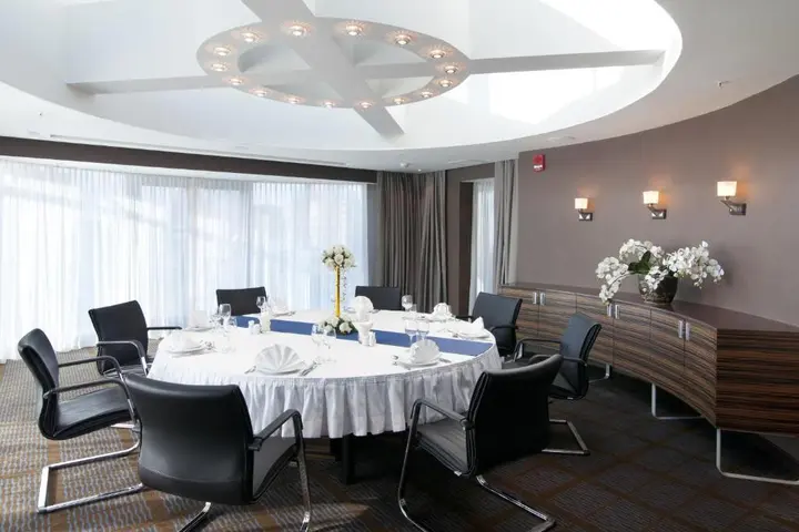 Алматы: Holiday Inn Almaty