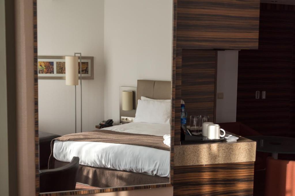 Алматы: Holiday Inn Almaty