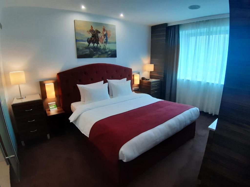 Алматы: Holiday Inn Almaty