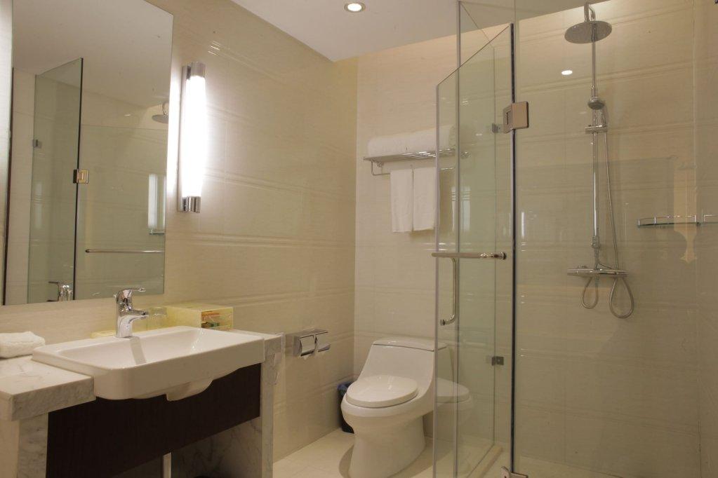 Алматы: Отель Soluxe Hotel Almaty