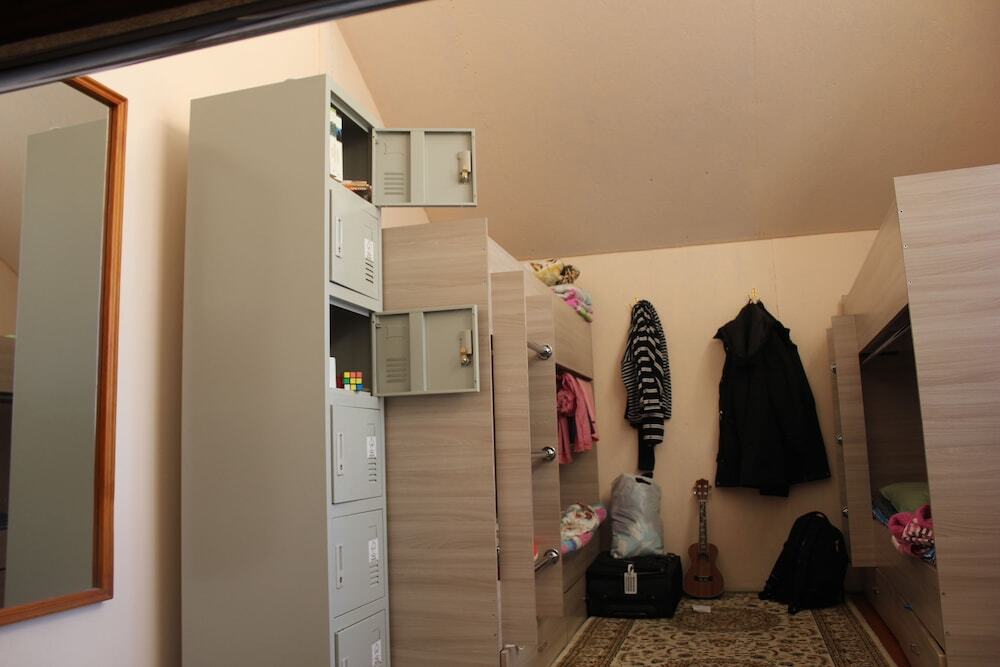 Алматы: Almaty Hostel Dom
