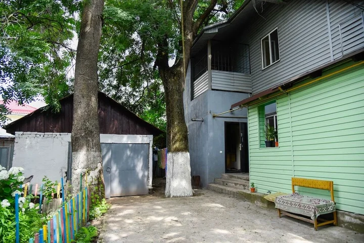 Алматы: Almaty Hostel Dom