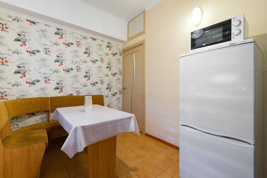 Алматы: Nadezhda Apartment on Nauryzbay Batyra 37/1