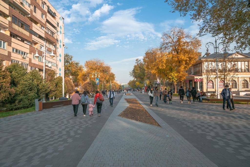 Алматы: Nadezhda Apartment on Nauryzbay Batyra 37/1