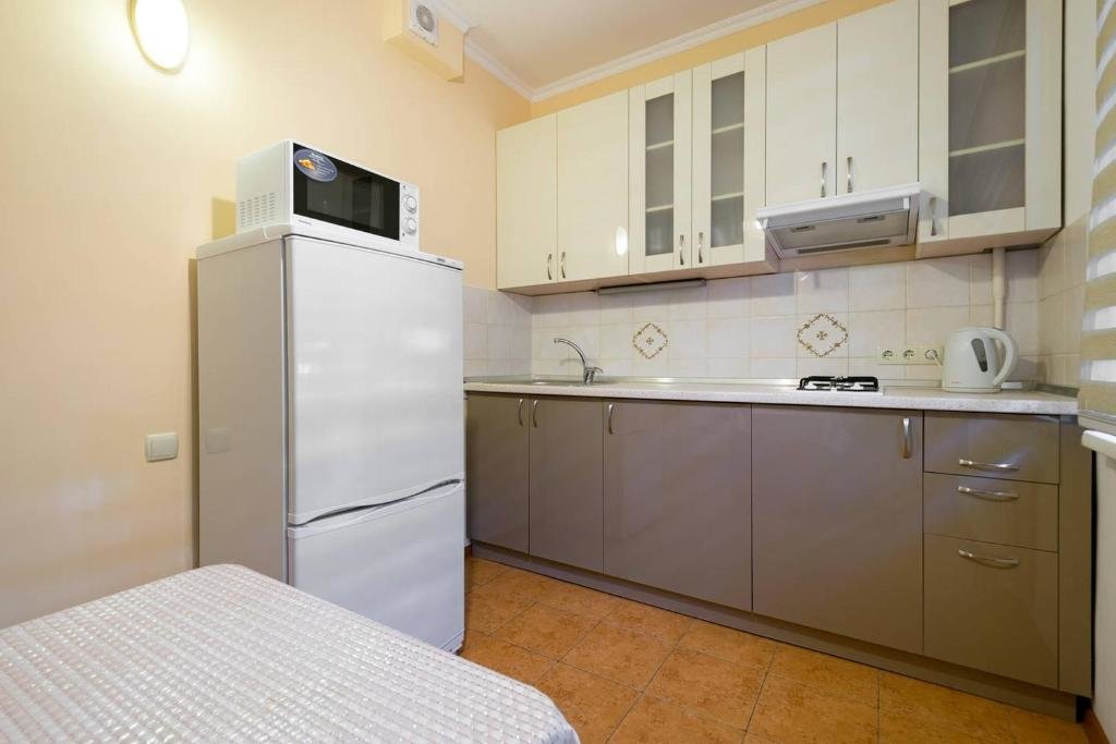 Алматы: Nadezhda Apartment on Nauryzbay Batyra 37/1