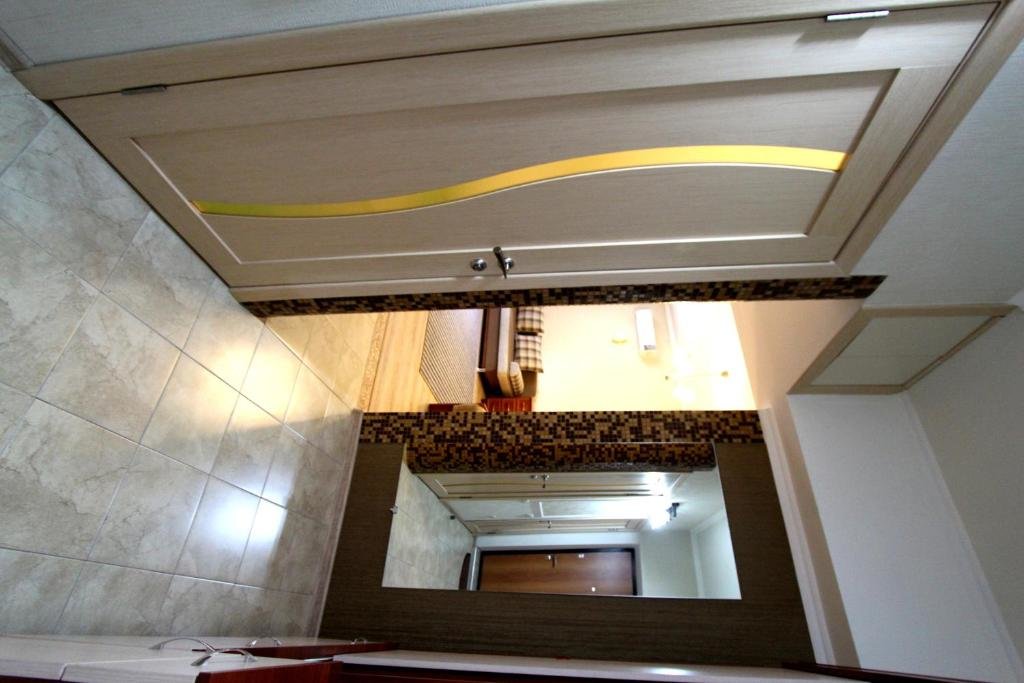 Алматы: Nadezhda Apartment on Nauryzbay Batyra 37/1