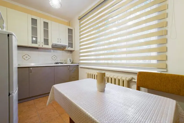 Алматы: Nadezhda Apartment on Nauryzbay Batyra 37/1