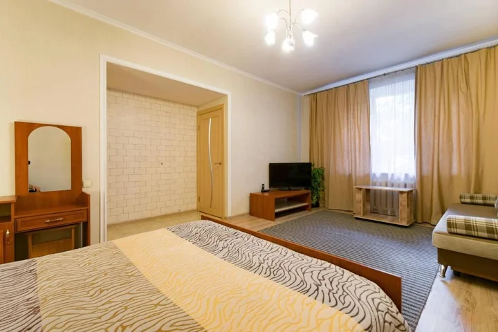 Алматы: Nadezhda Apartment on Nauryzbay Batyra 37/1