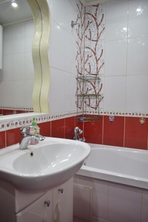 Кокшетау: 2 komnatnye apartamenty na Gabdullina 46a
