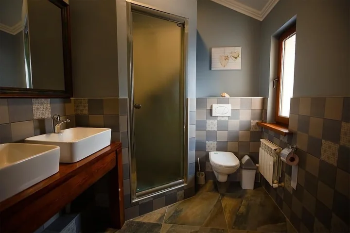Алматы: Mountain Road Hostel