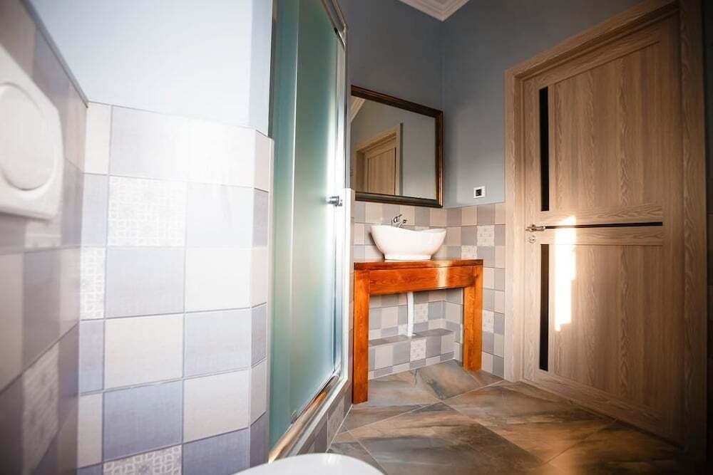 Алматы: Mountain Road Hostel