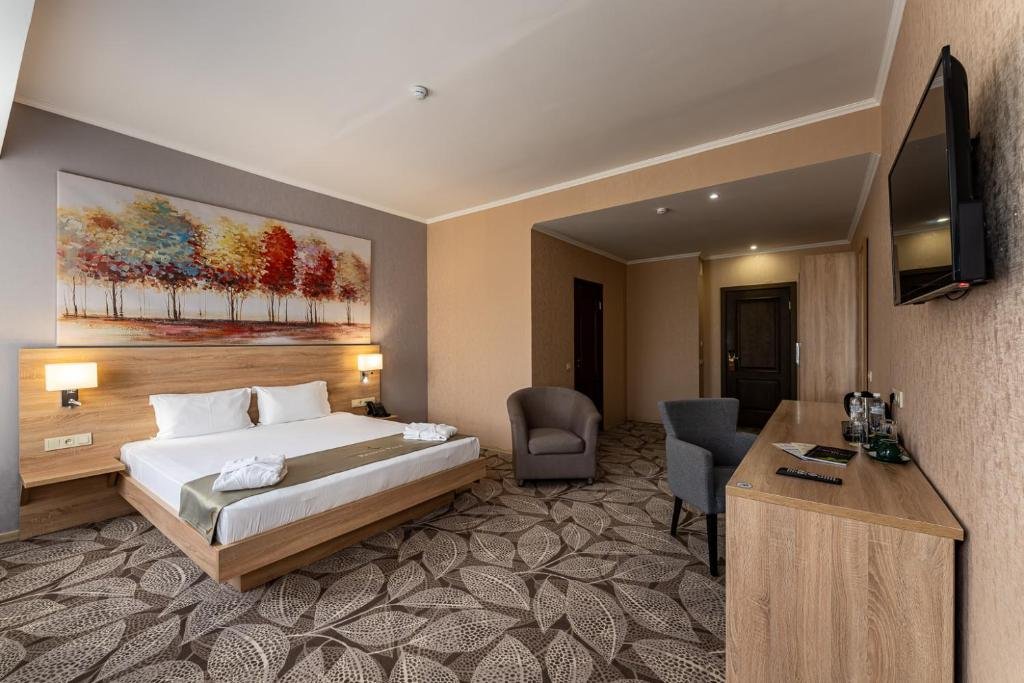 Алматы: Renion Park Hotel