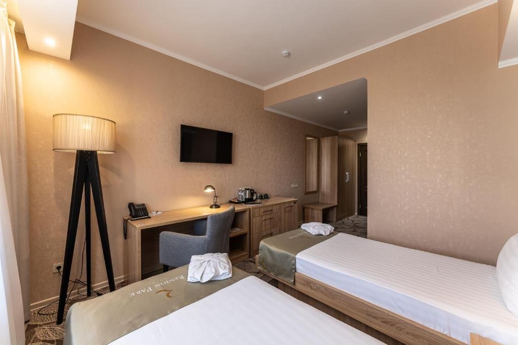 Алматы: Renion Park Hotel