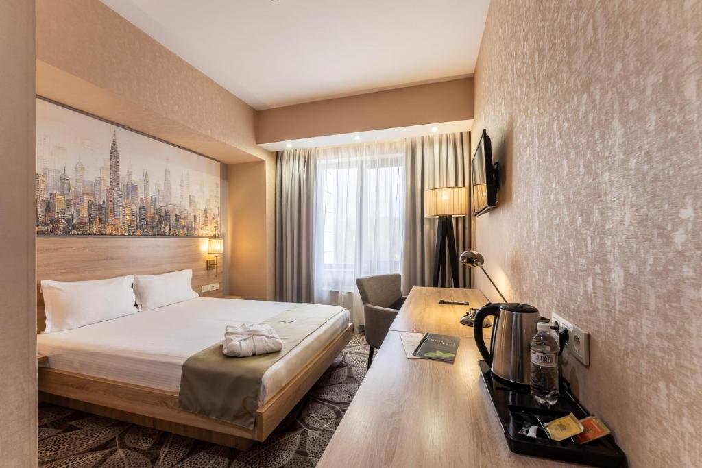 Алматы: Renion Park Hotel