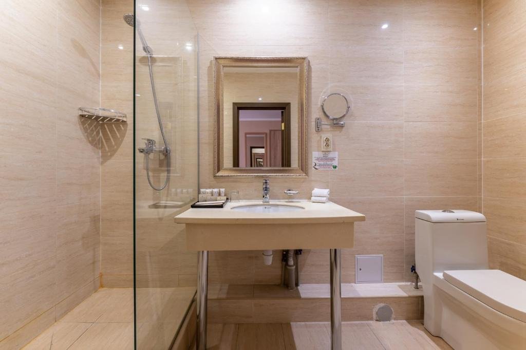Алматы: Renion Park Hotel