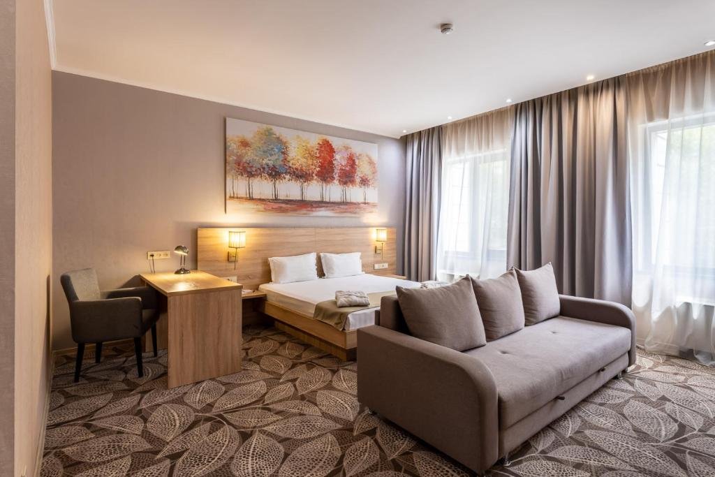 Алматы: Renion Park Hotel