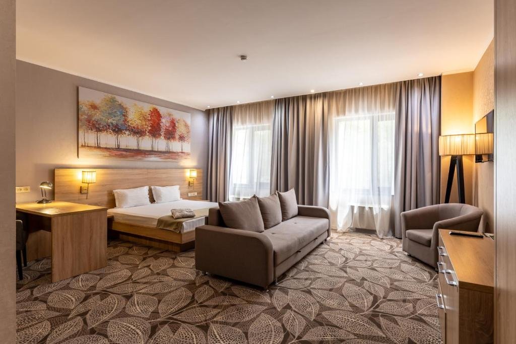 Алматы: Renion Park Hotel
