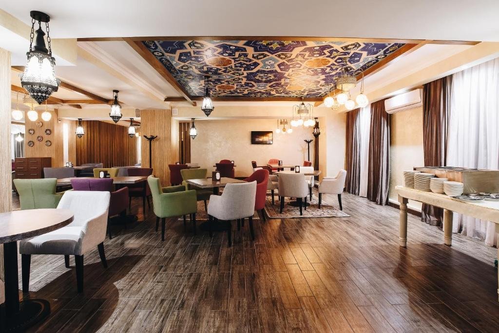 Алматы: Renion Park Hotel