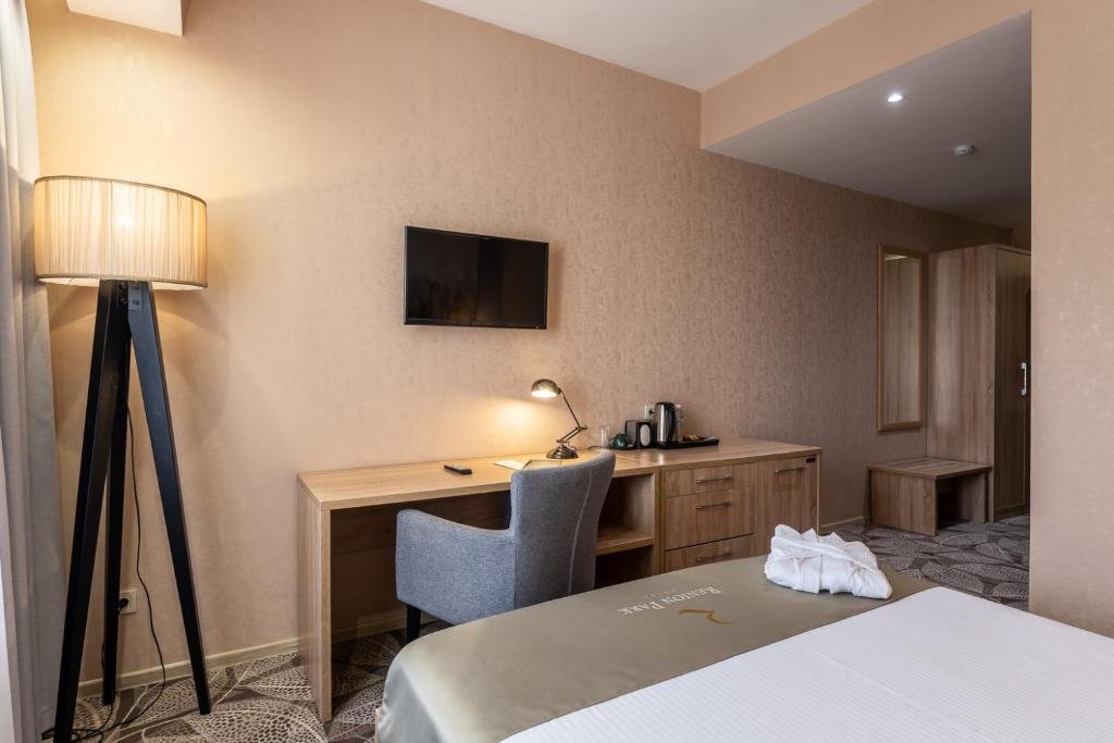 Алматы: Renion Park Hotel