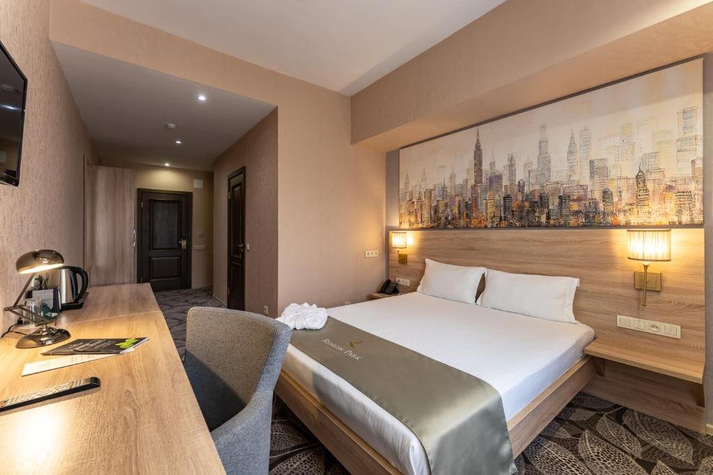 Алматы: Renion Park Hotel