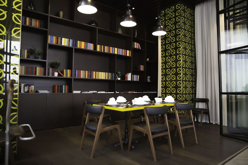 Алматы: Maqan Hotel Almaty