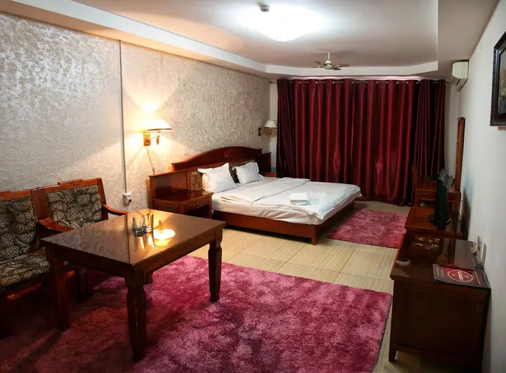 Алматы: Qazybek Hotel