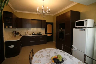 Алматы: Little Castle Kalkaman Guest House