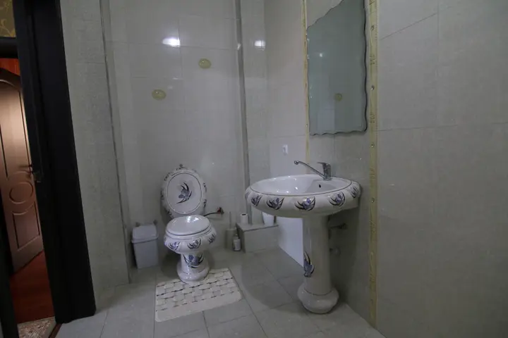 Алматы: Little Castle Kalkaman Guest House