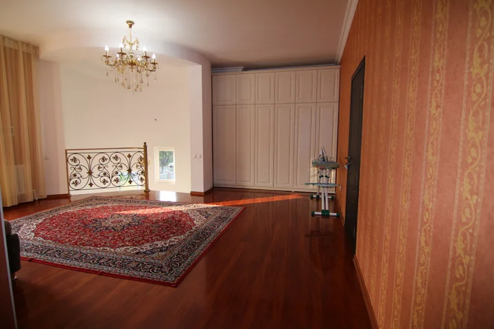 Алматы: Little Castle Kalkaman Guest House