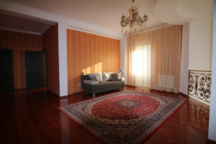 Алматы: Little Castle Kalkaman Guest House