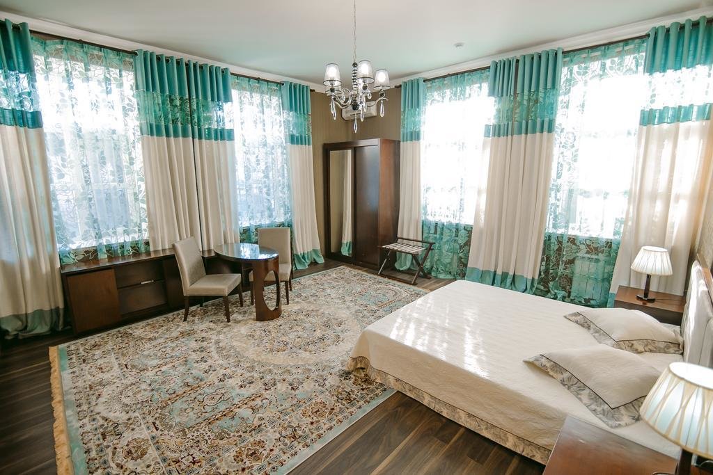 Тараз: Hotel Inju