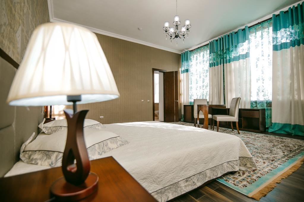 Тараз: Hotel Inju