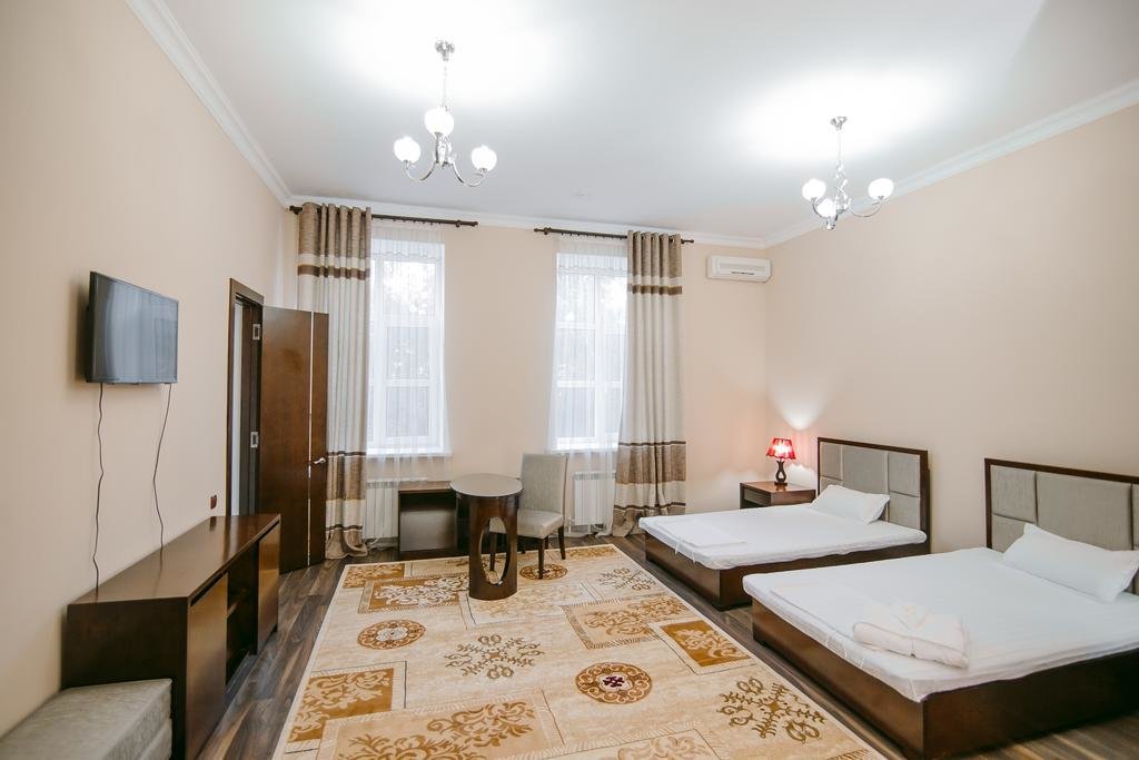 Тараз: Hotel Inju