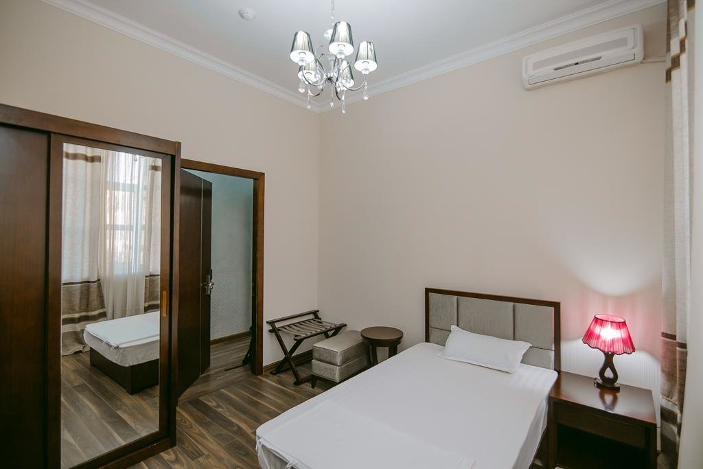 Тараз: Hotel Inju