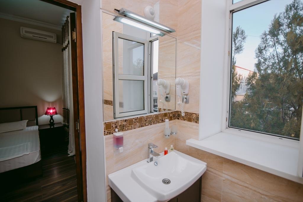 Тараз: Hotel Inju