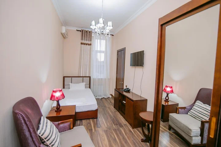 Тараз: Hotel Inju