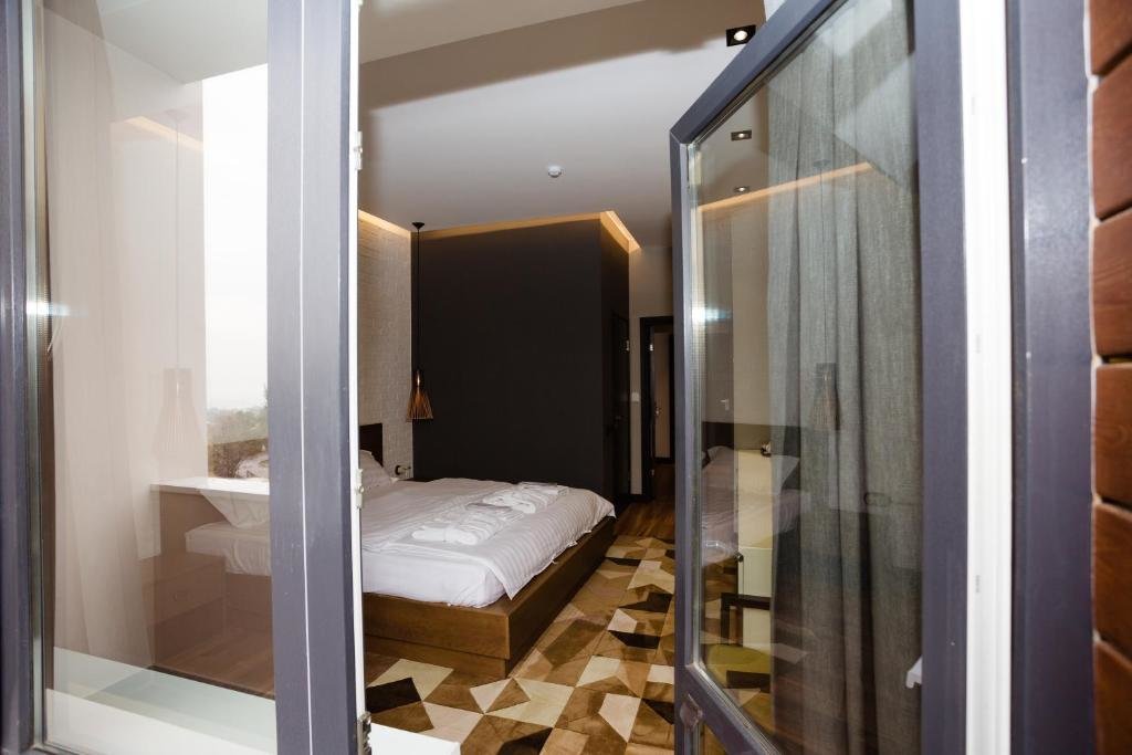 Алматы: Eleven Hotel And Hall