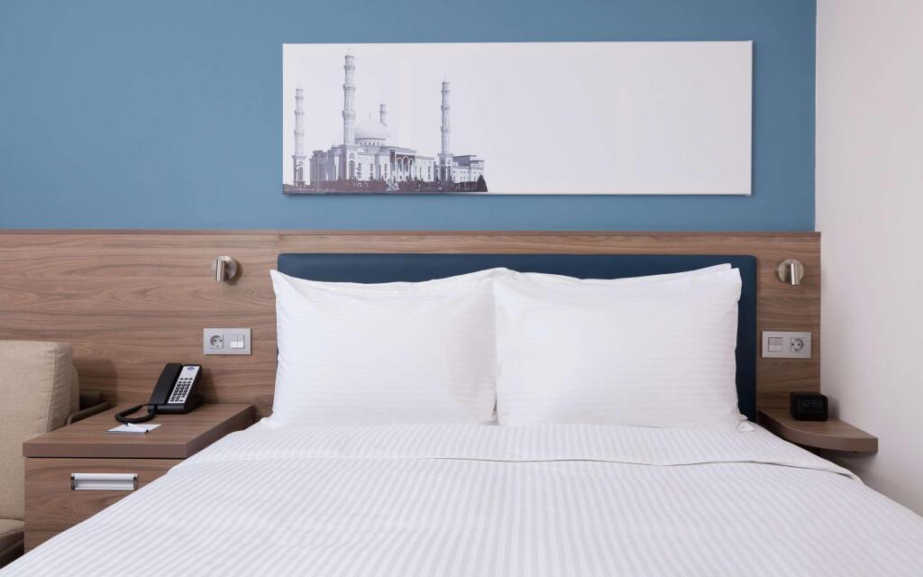Астана: Отель Hampton by Hilton Astana Triumphal Arch