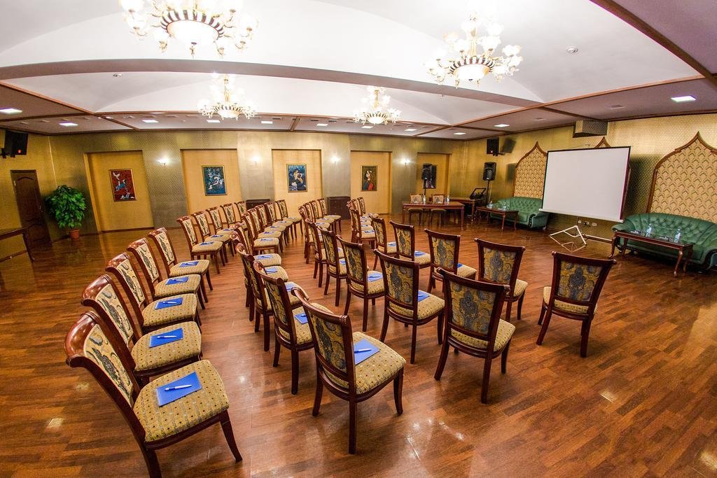 Караганда: Reikartz Dostar Karaganda