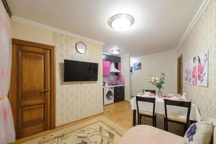 Алматы: Apartments on Shevchenko 75