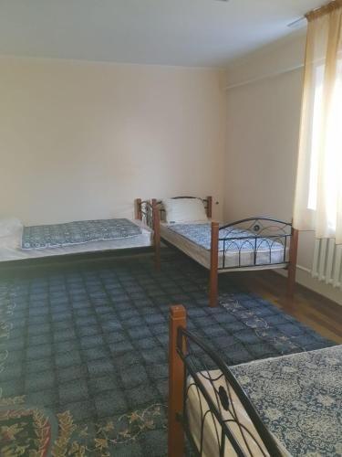 Алматы: Hostel on Zubareva 10